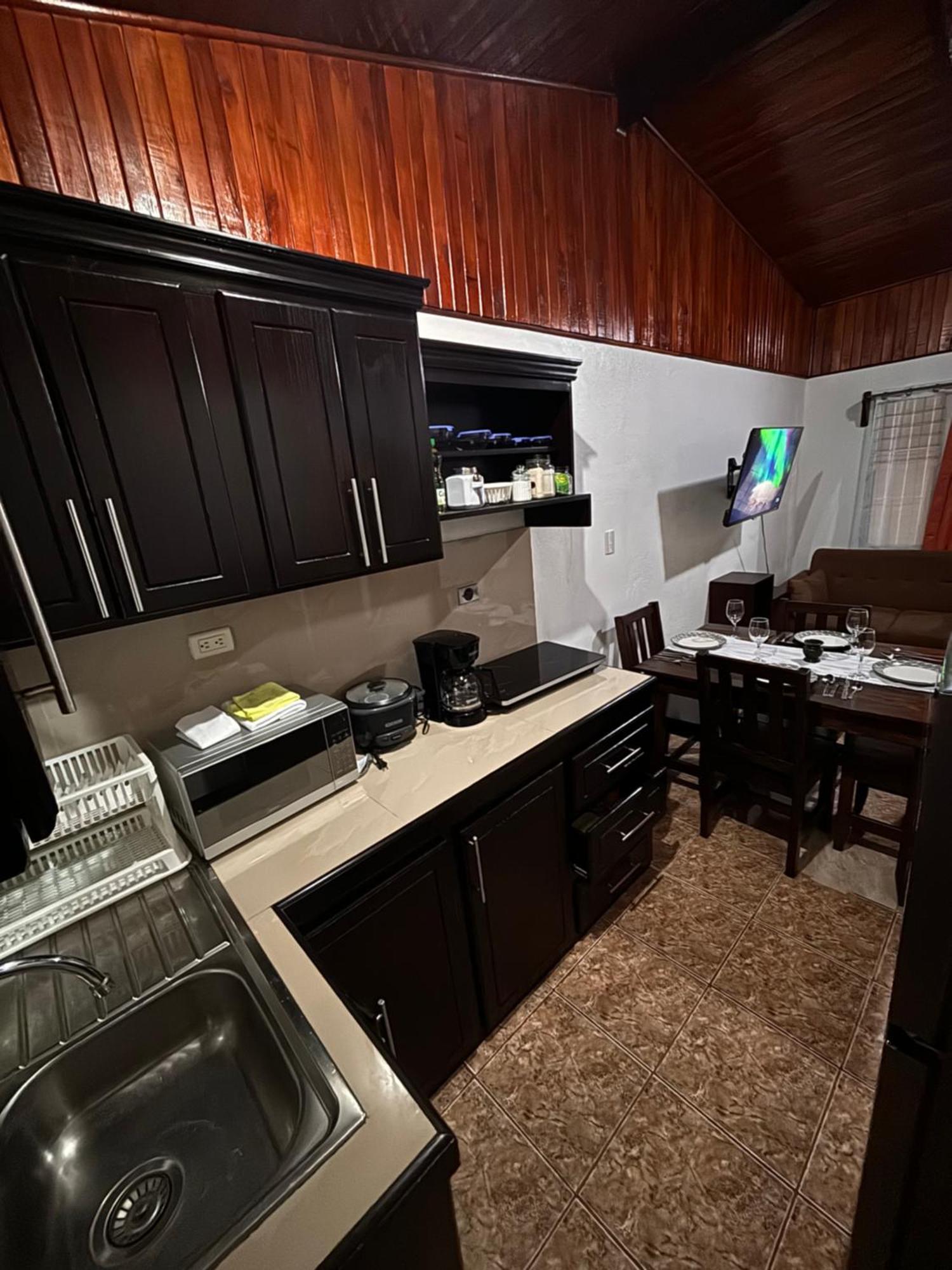 Apartamentos Maily La Fortuna 외부 사진