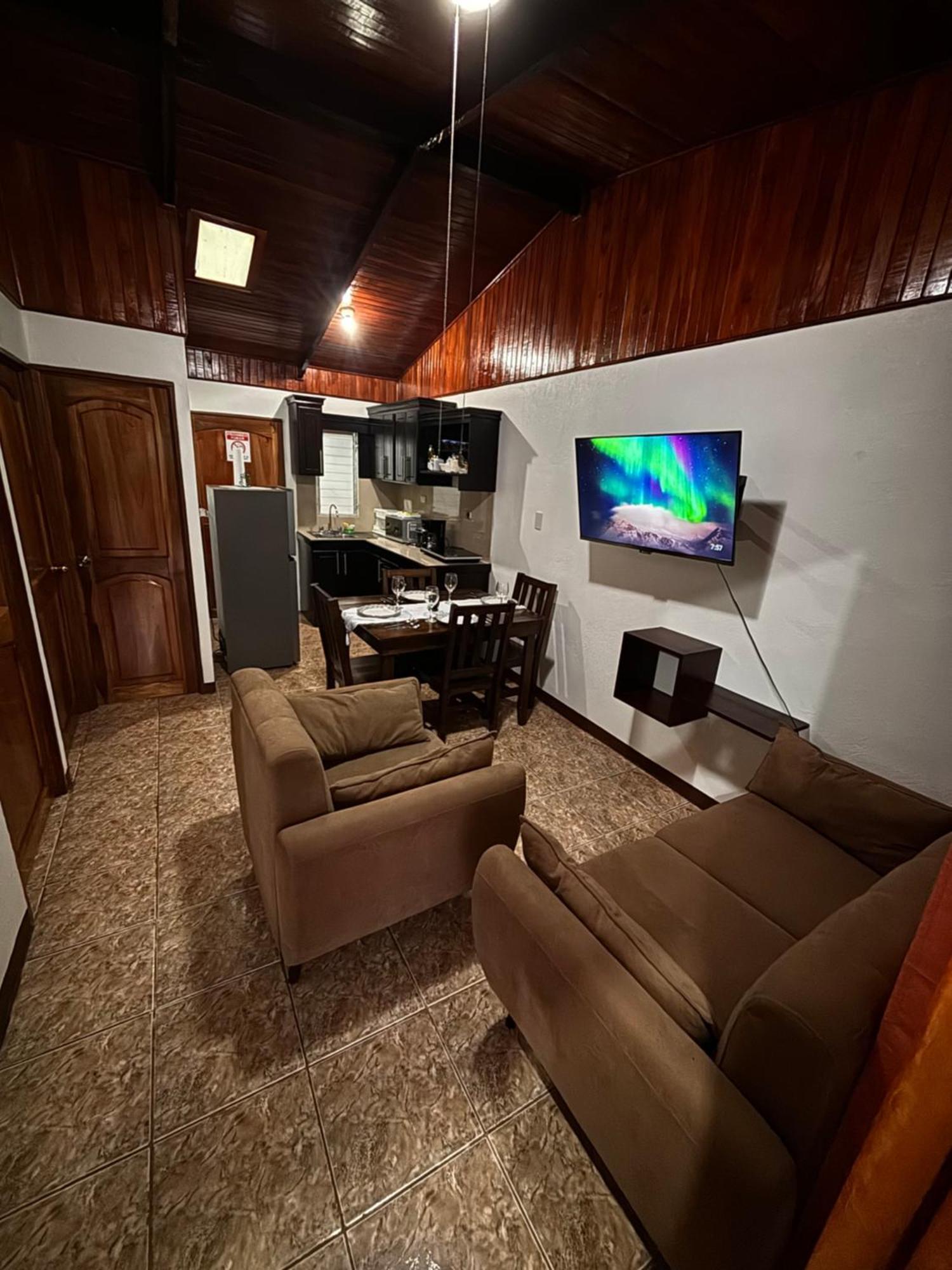 Apartamentos Maily La Fortuna 외부 사진