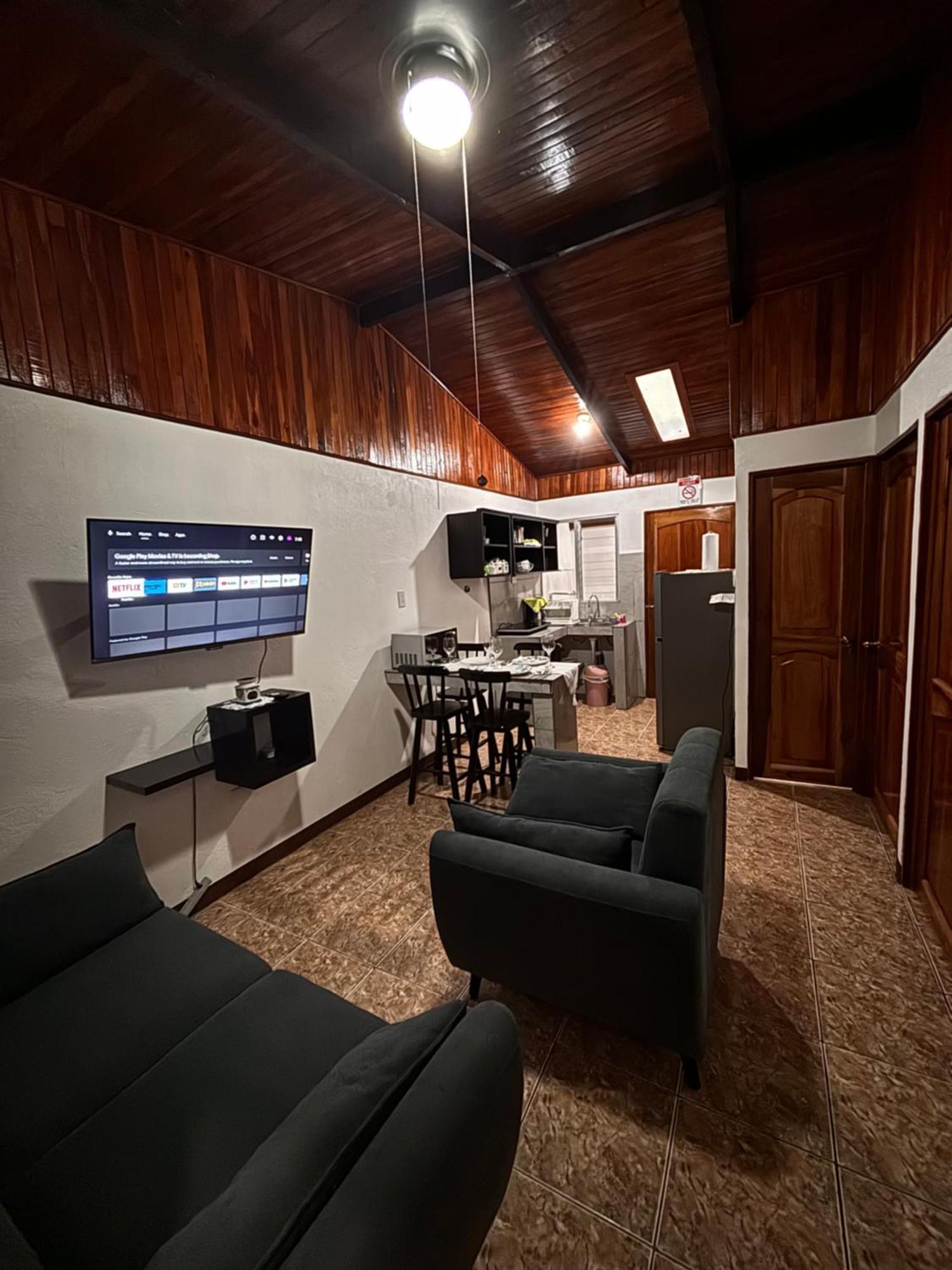 Apartamentos Maily La Fortuna 외부 사진